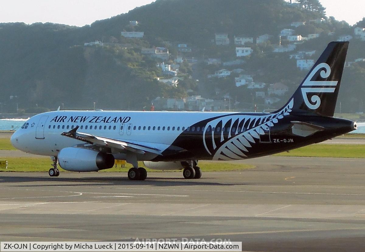ZK-OJN, 2005 Airbus A320-232 C/N 2594, At Wellington