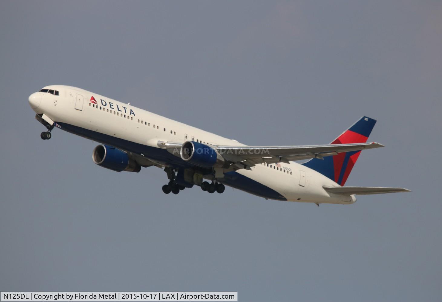 N125DL, 1988 Boeing 767-332 C/N 24075, Delta