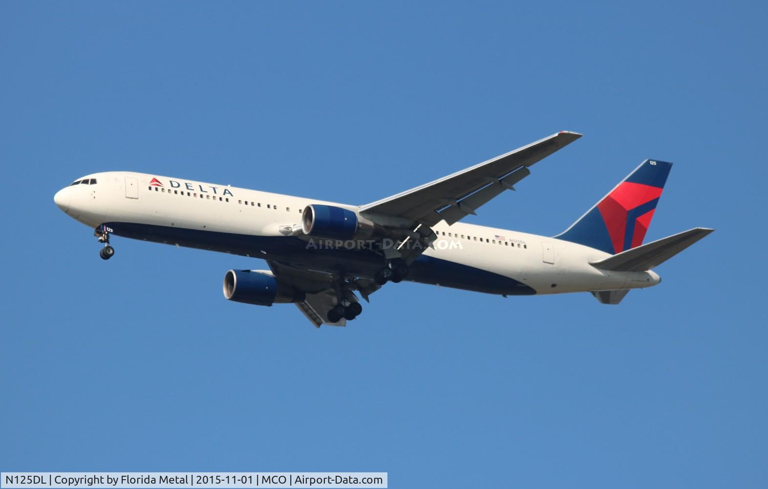 N125DL, 1988 Boeing 767-332 C/N 24075, Delta