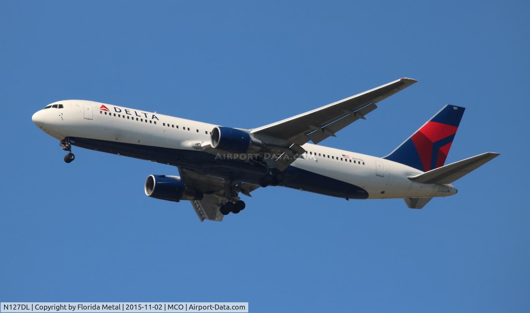 N127DL, 1988 Boeing 767-332 C/N 24077, Delta
