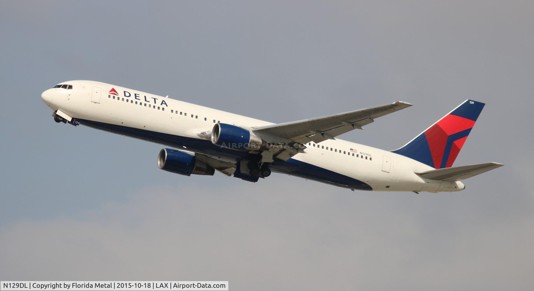 N129DL, 1988 Boeing 767-332 C/N 24079, Delta