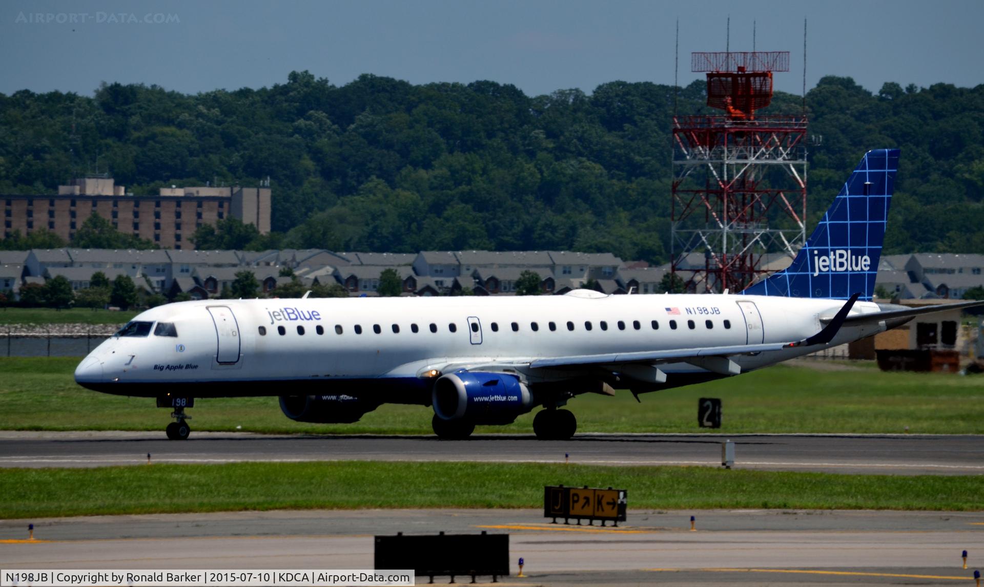 N198JB, 2006 Embraer 190AR (ERJ-190-100IGW) C/N 19000021, Takeoff National