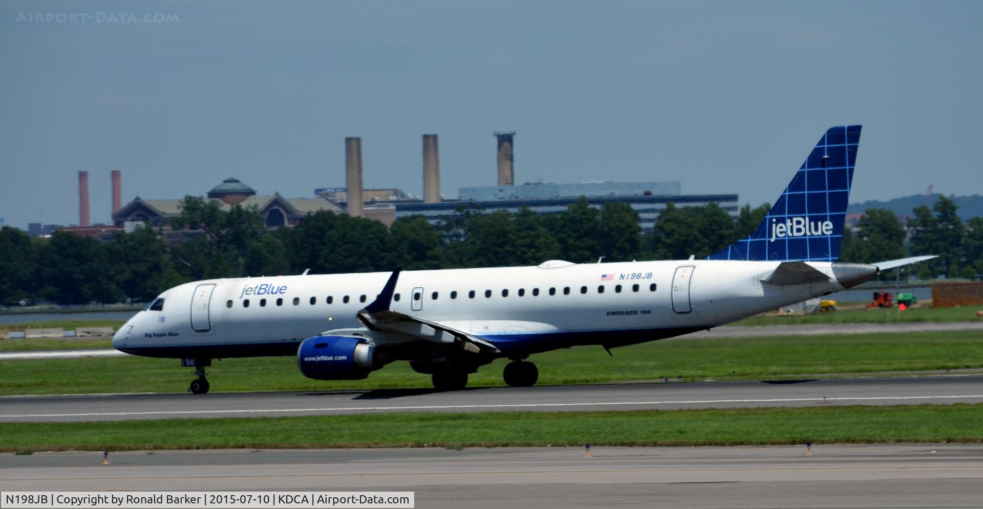 N198JB, 2006 Embraer 190AR (ERJ-190-100IGW) C/N 19000021, Takeoff National