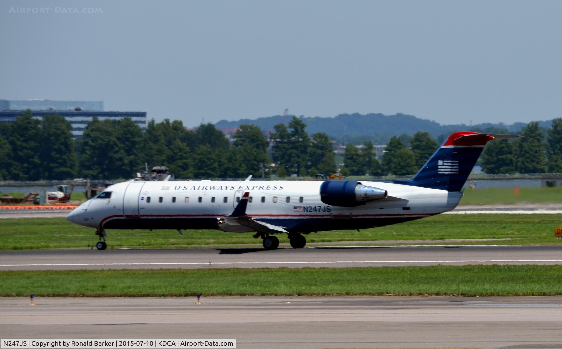 N247JS, 2004 Bombardier CRJ-200ER (CL-600-2B19) C/N 7922, Takeoff National