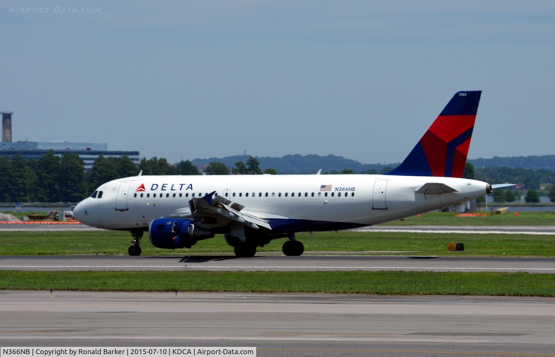 N366NB, 2003 Airbus A319-114 C/N 2026, Landing rollout National