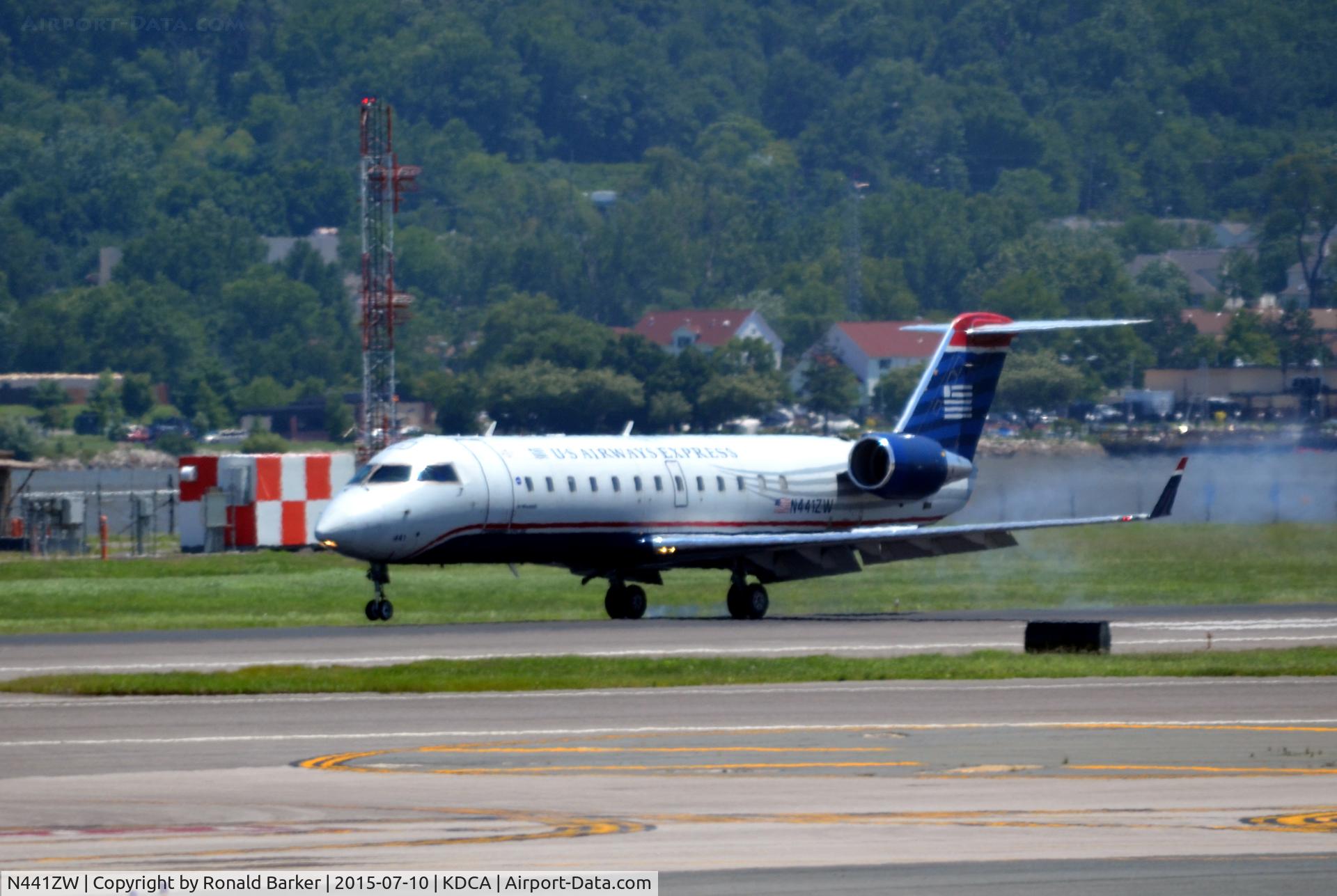 N441ZW, 2003 Bombardier CRJ-200LR (CL-600-2B19) C/N 7777, Landing National