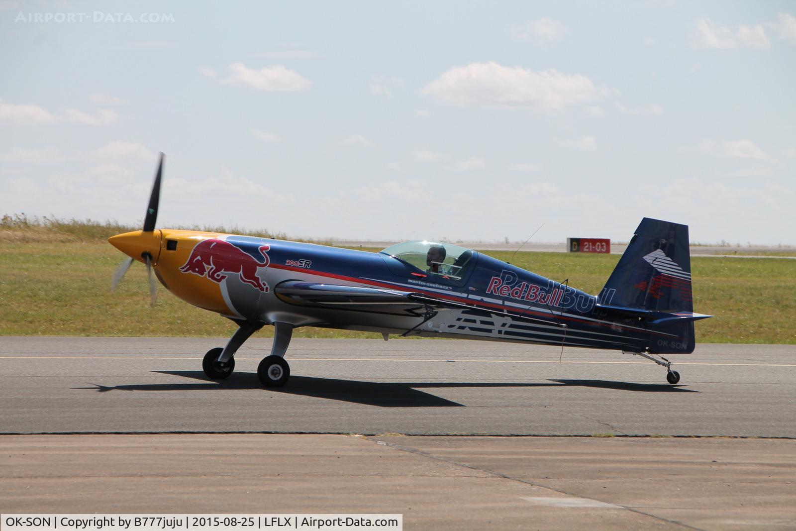 OK-SON, Extra EA-300SR C/N 1039, during WAC 2015