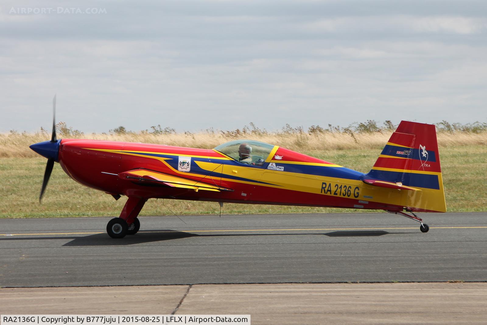 RA2136G, Extra EA-330SC C/N SC037, during WAC 2015
