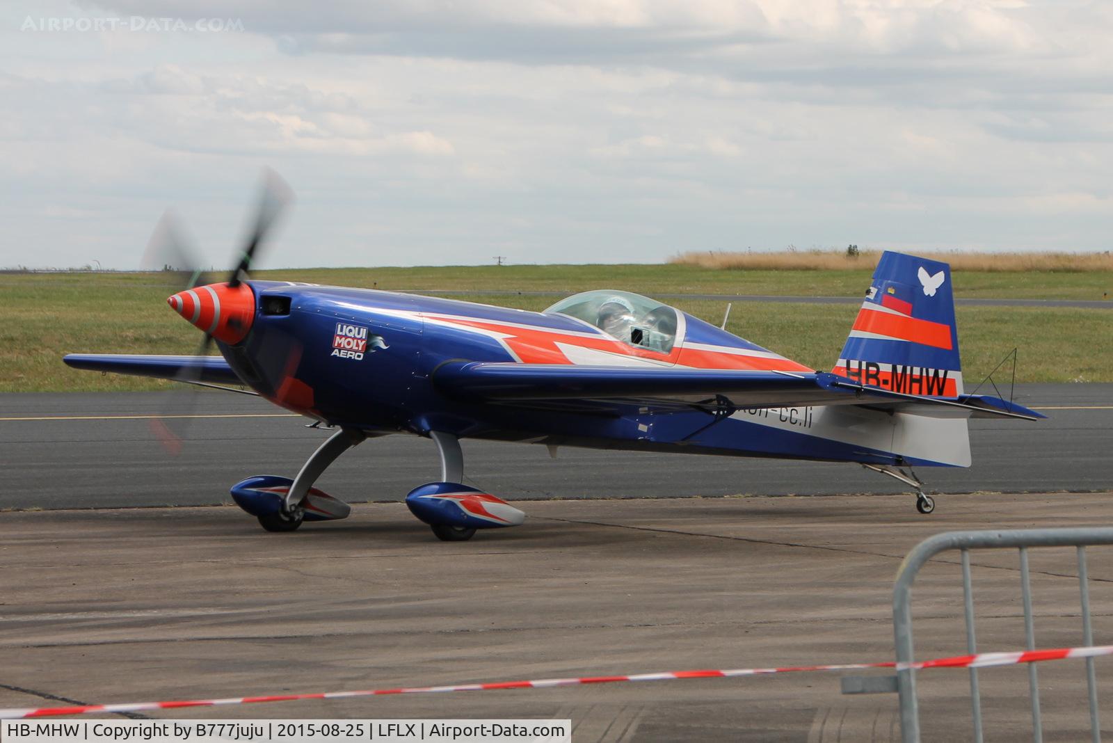HB-MHW, 2013 Extra EA-330SC C/N SC036, during WAC 2015