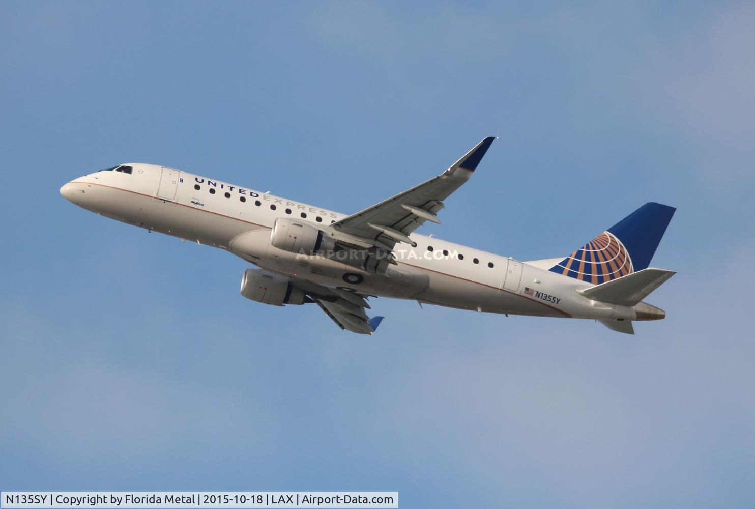 N135SY, 2015 Embraer 175LR (ERJ-170-200LR) C/N 17000460, United Express
