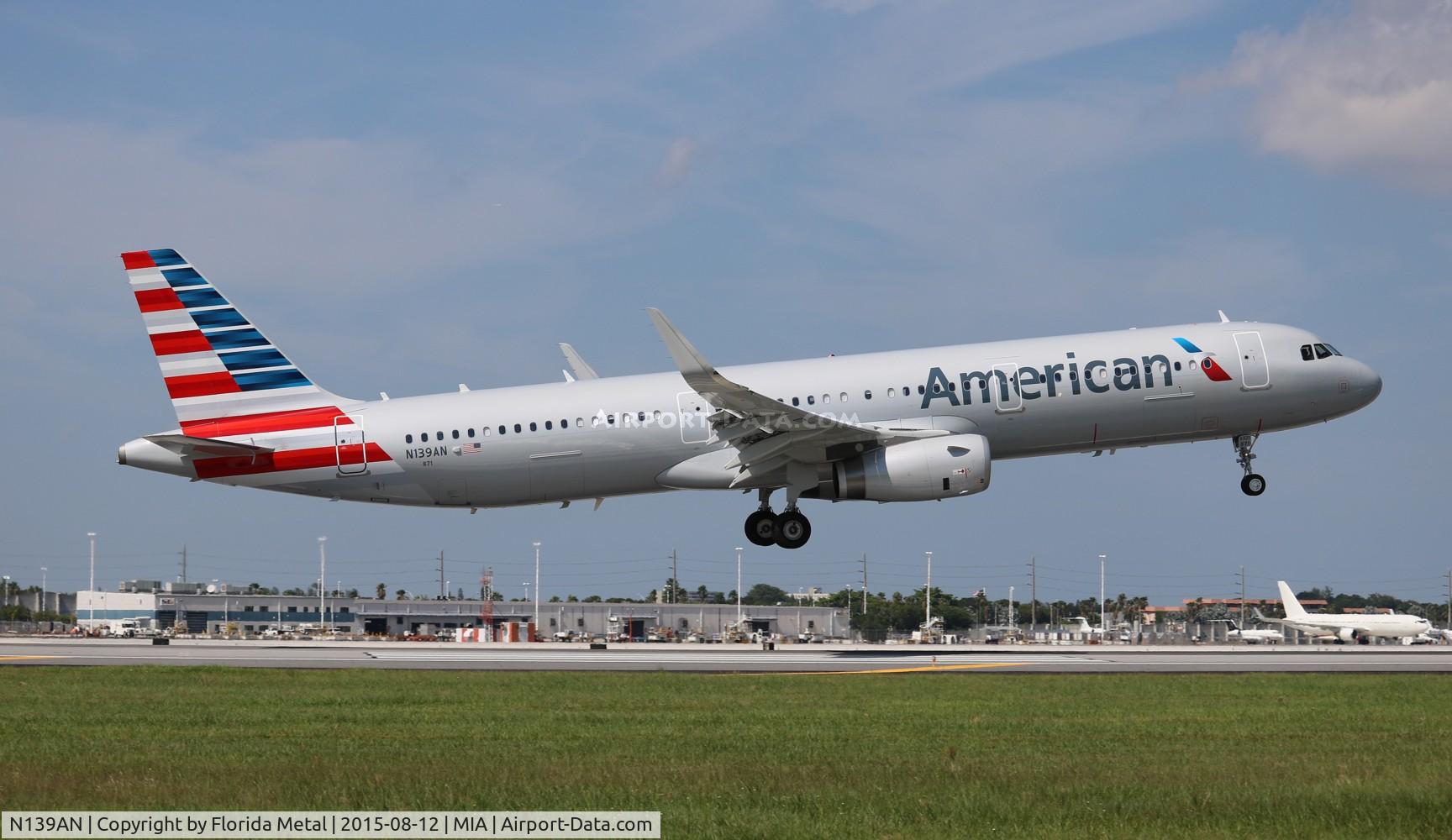 N139AN, 2015 Airbus A321-231 C/N 6687, American