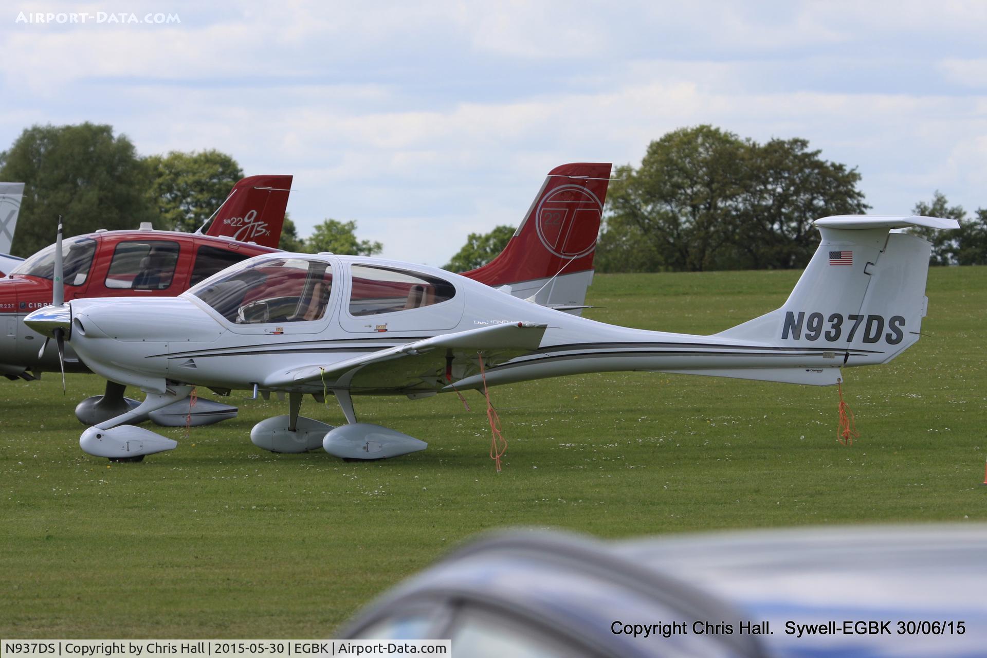 N937DS, Diamond DA-40 Diamond Star C/N 40.992, at Aeroexpo 2015
