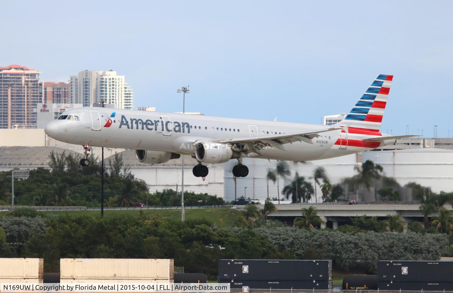 N169UW, 2001 Airbus A321-211 C/N 1455, American A321