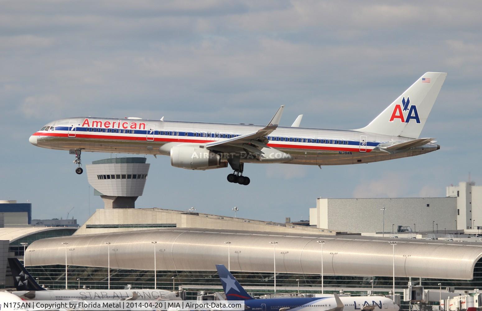 N175AN, 2001 Boeing 757-223 C/N 32394, American