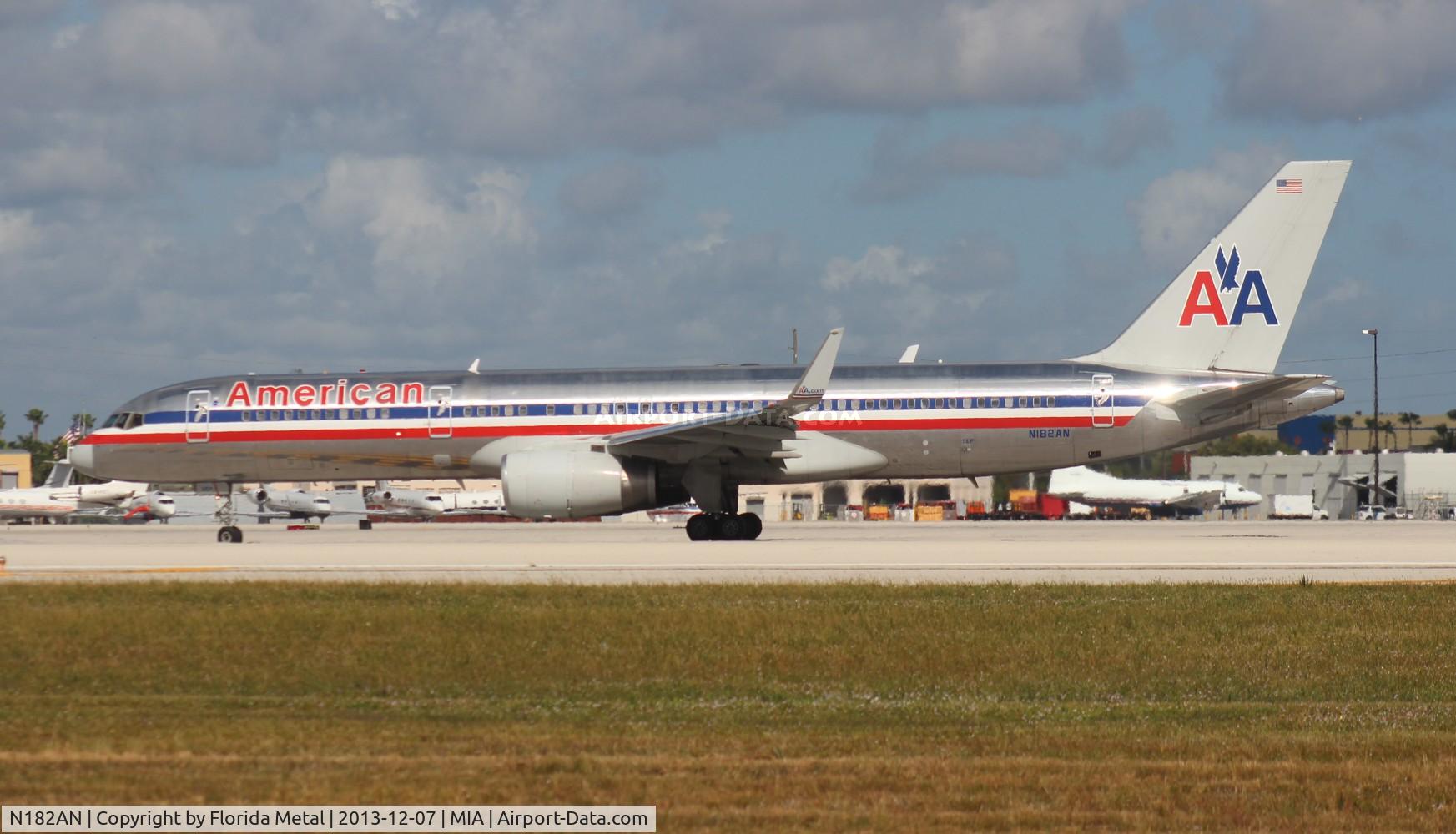 N182AN, 1999 Boeing 757-223 C/N 29592, American