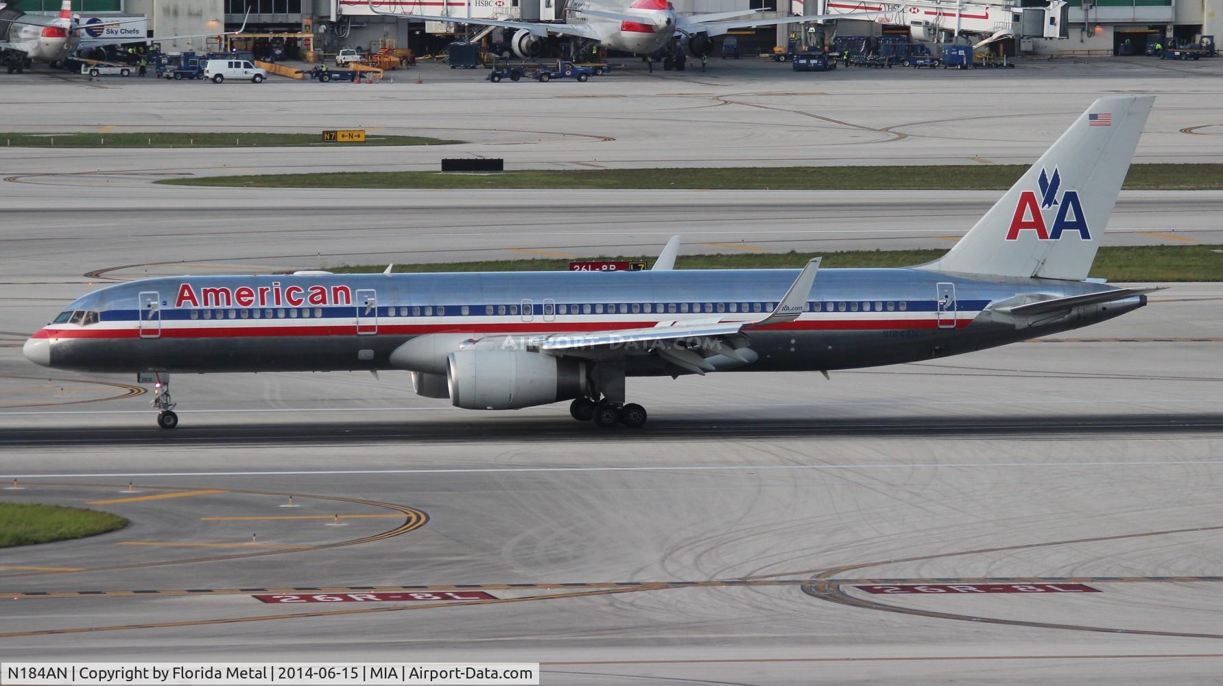 N184AN, 1999 Boeing 757-223 C/N 29594, American