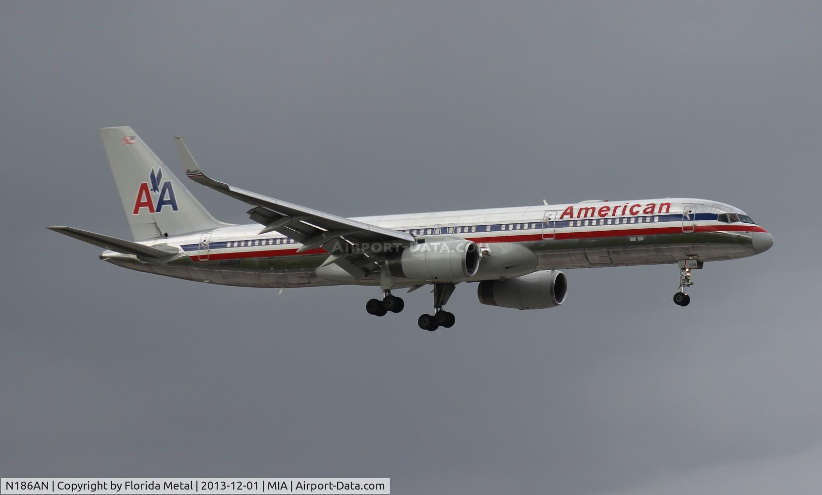 N186AN, 2001 Boeing 757-223 C/N 32380, American