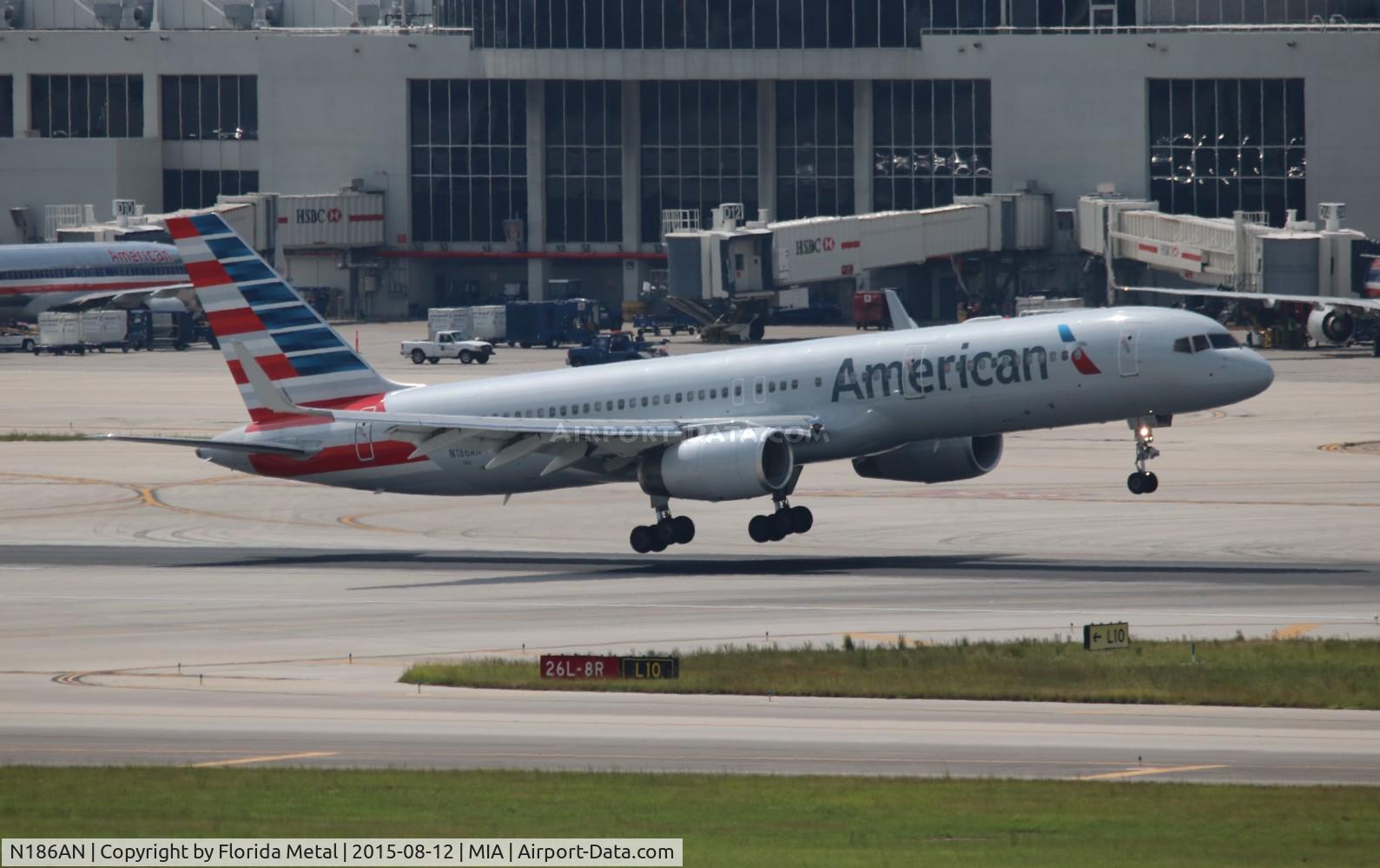 N186AN, 2001 Boeing 757-223 C/N 32380, American