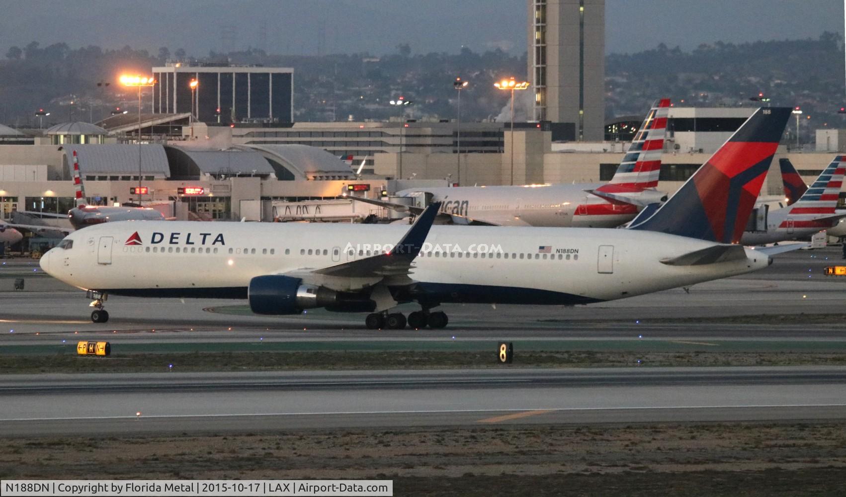 N188DN, 1996 Boeing 767-332 C/N 27583, Delta