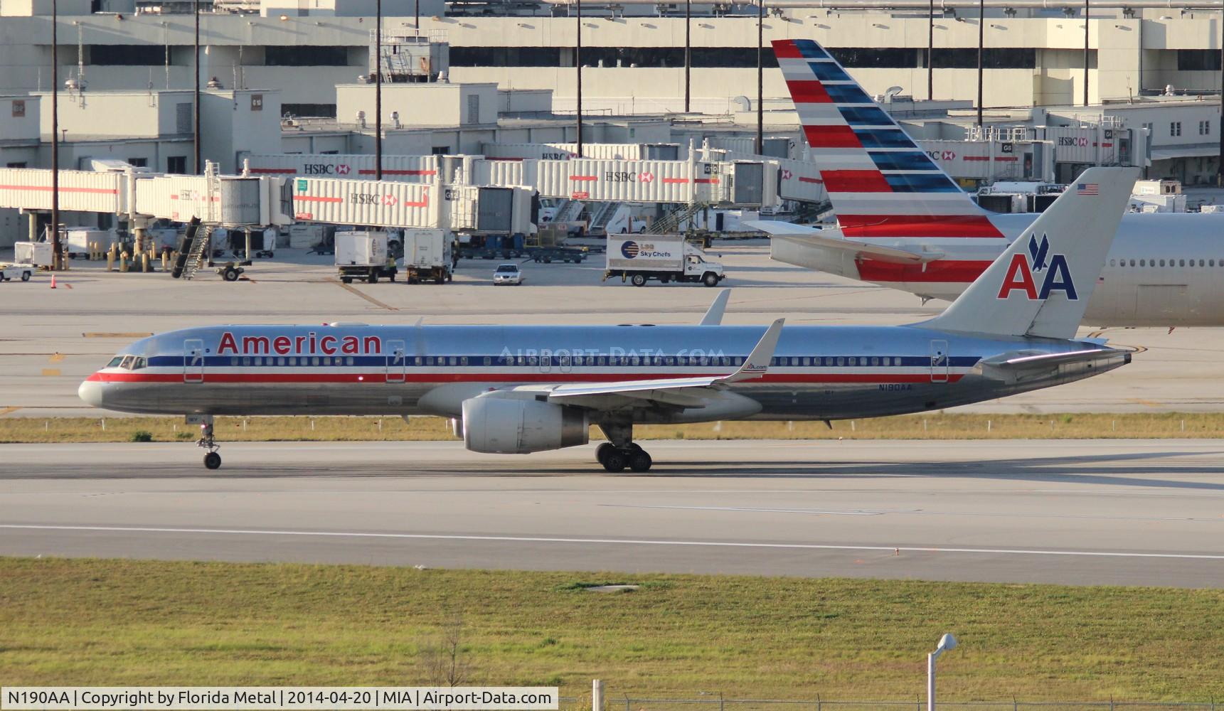 N190AA, 2001 Boeing 757-223 C/N 32384, American