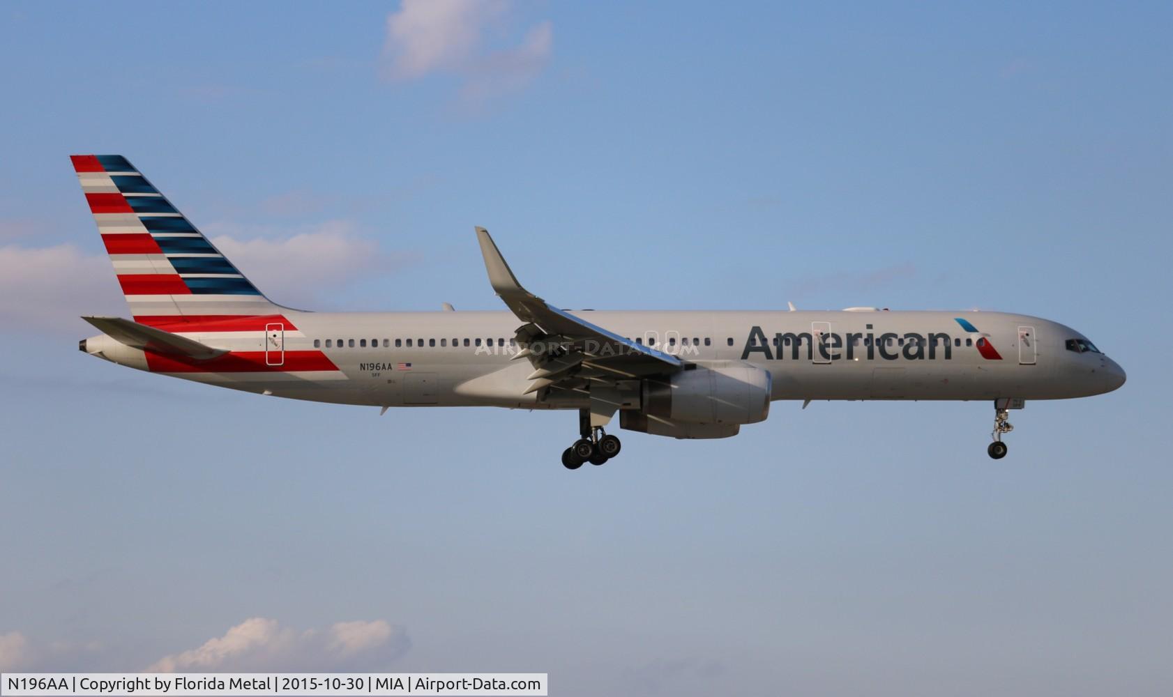 N196AA, 2001 Boeing 757-223 C/N 32390, American