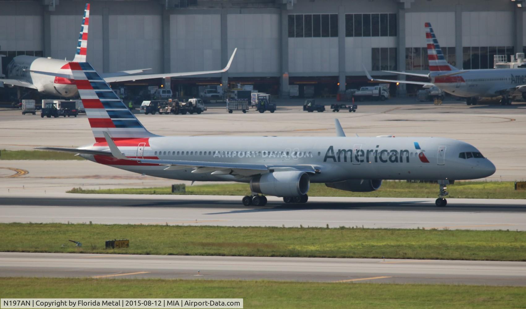 N197AN, 2001 Boeing 757-223 C/N 32391/988, American