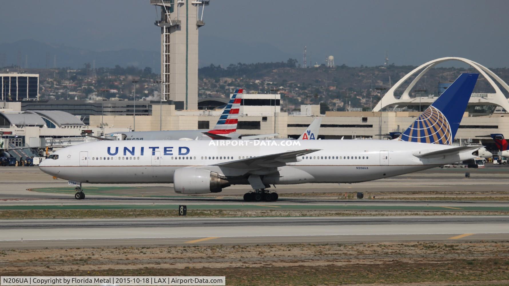 N206UA, 1999 Boeing 777-222/ER C/N 30212, United 777-200