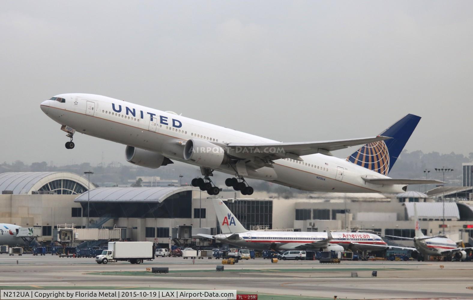 N212UA, 2000 Boeing 777-222 C/N 30218, United 777-200