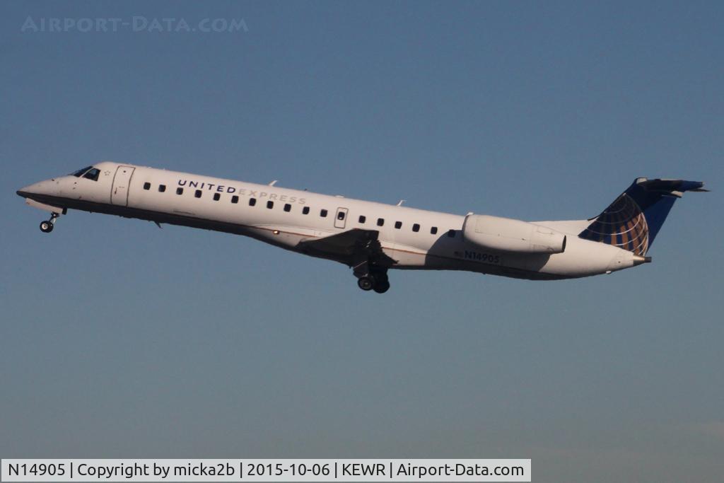 N14905, 2001 Embraer ERJ-145LR (EMB-145LR) C/N 145476, Take off