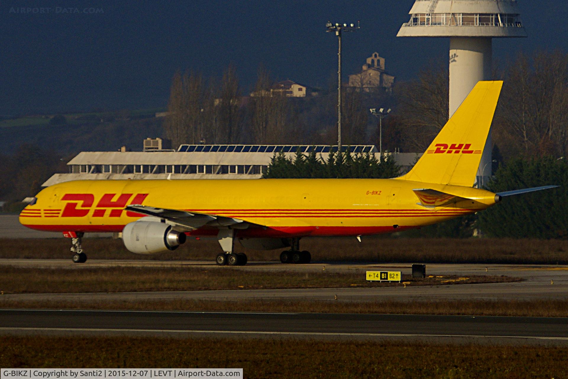 G-BIKZ, 1986 Boeing 757-236/SF C/N 23532, Taxiing to stand.