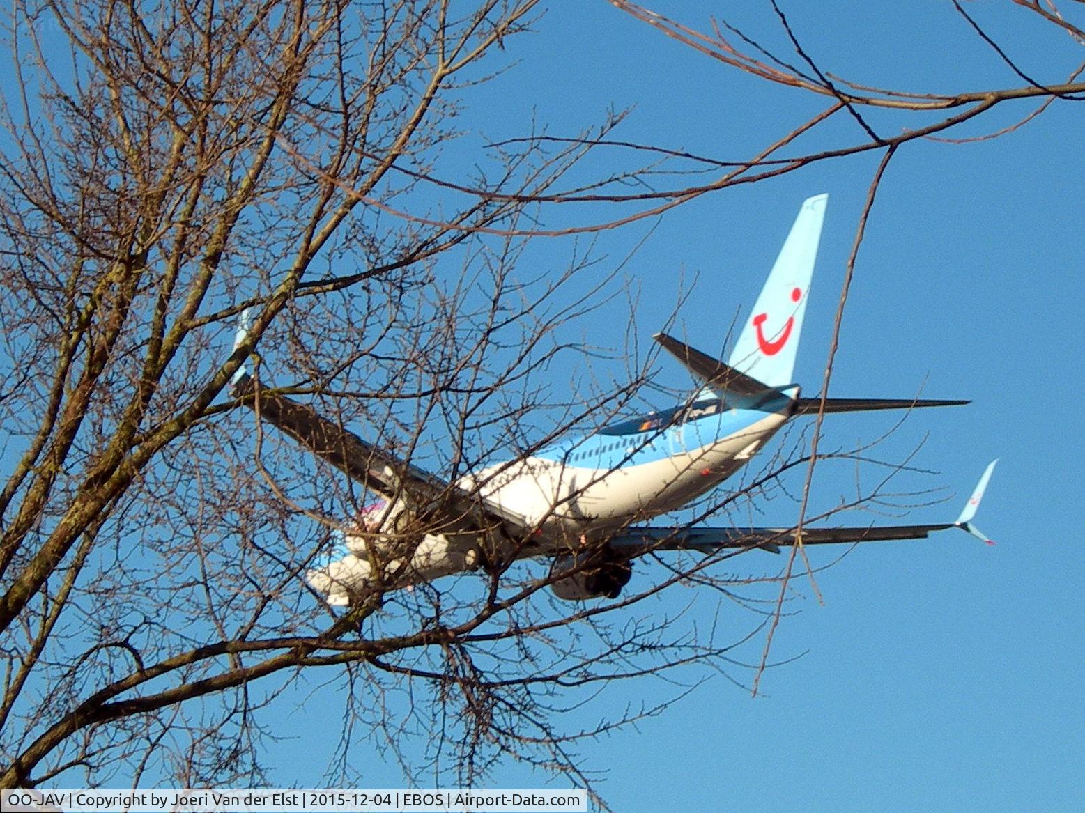 OO-JAV, 2013 Boeing 737-8K5 C/N 40943, Moments before touchdown Rwy26