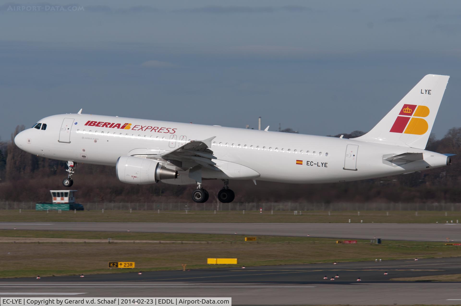 EC-LYE, 2013 Airbus A320-216 C/N 5729, Düsseldorf, Februari 20104