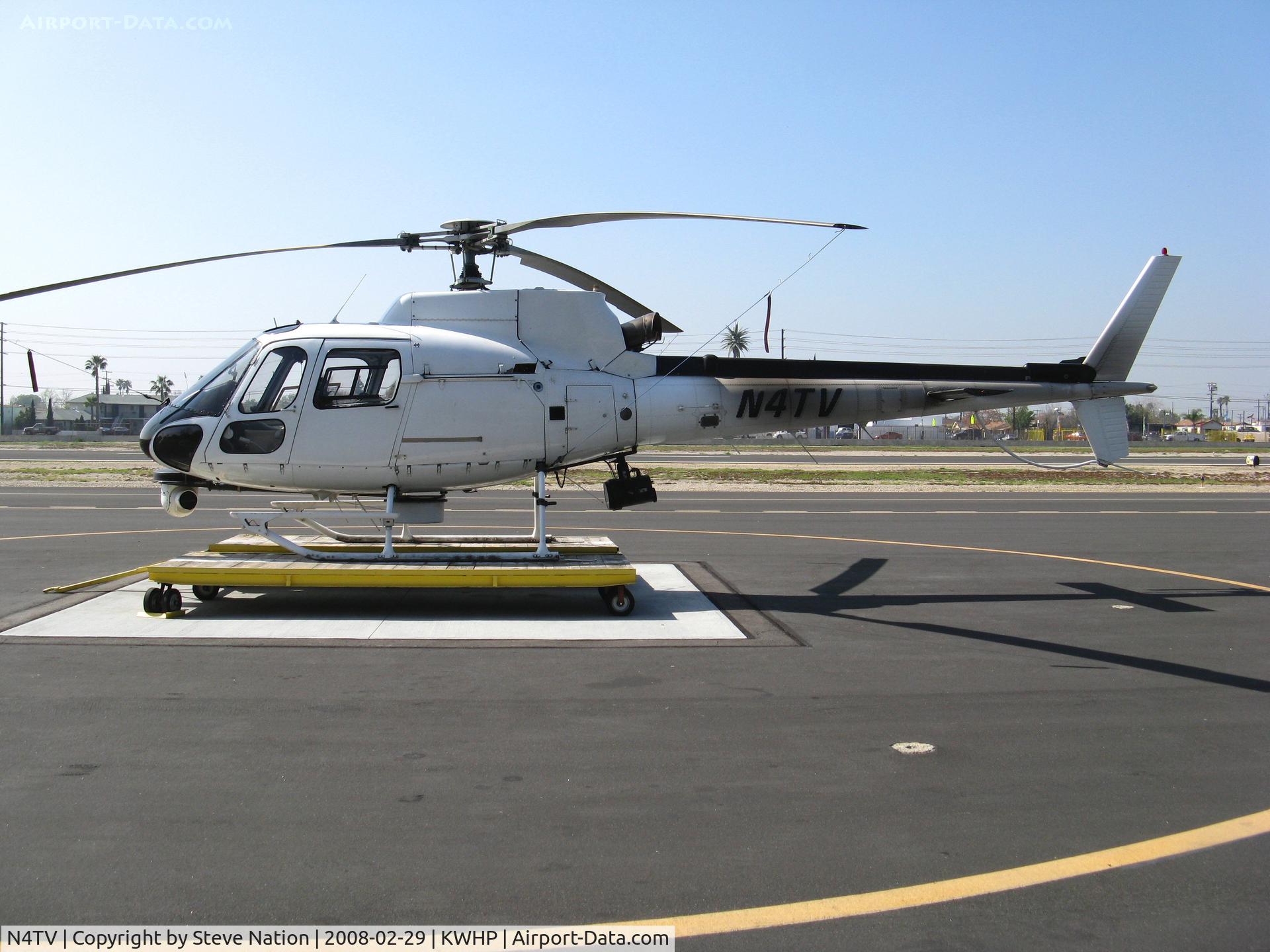 N4TV, 1996 Eurocopter AS-350B-2 Ecureuil Ecureuil C/N 2936, Newscopter 4 (Channel 4 LA) 1996 Eurocopter AS-350B-2 operated by Coastal Helicopters @ Whiteman Airport, Pacoima, CA