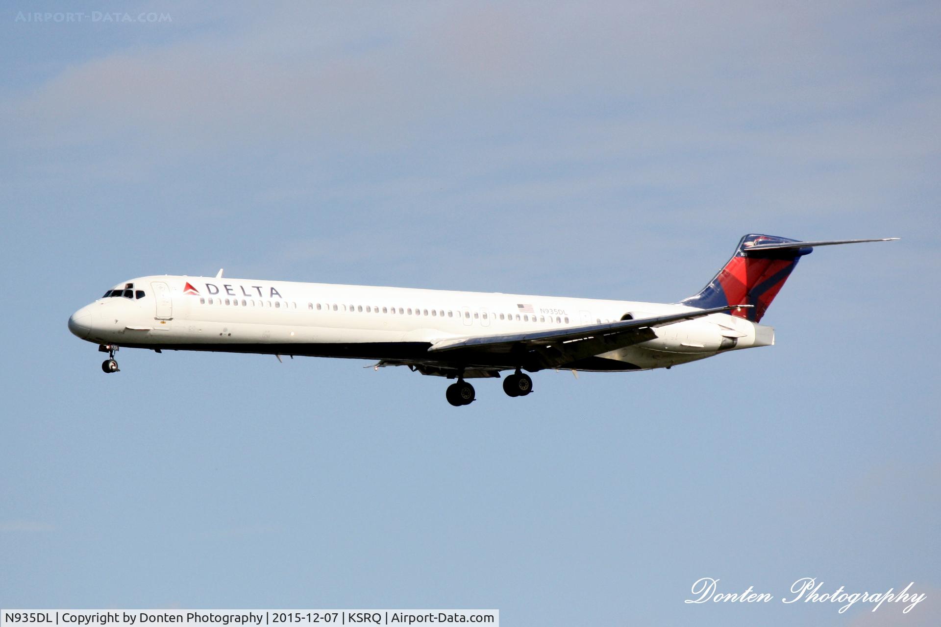 N935DL, 1989 McDonnell Douglas MD-88 C/N 49722, Delta Flight 1725 (N935DL) arrives at Sarasota-Bradenton International Airport following flight from Hartsfield-Jackson Atlanta International Airport