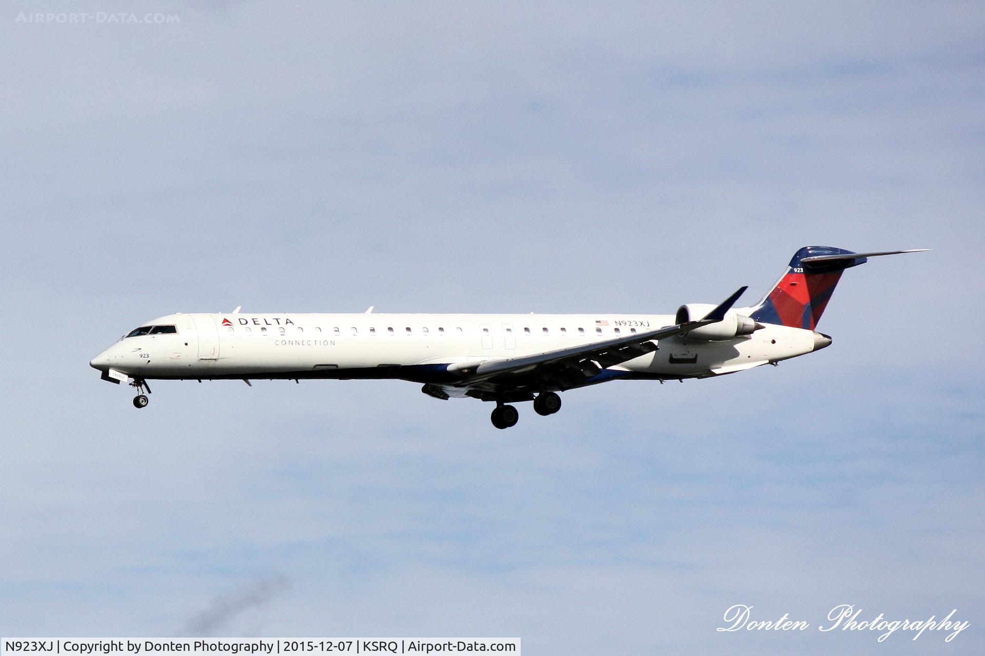 N923XJ, 2008 Bombardier CRJ-900ER (CL-600-2D24) C/N 15177, Delta Flight 3830 operated by Endeavor Air (N923XJ) arrives at Sarasota-Bradenton International Airport following flight from LaGuardia Airport