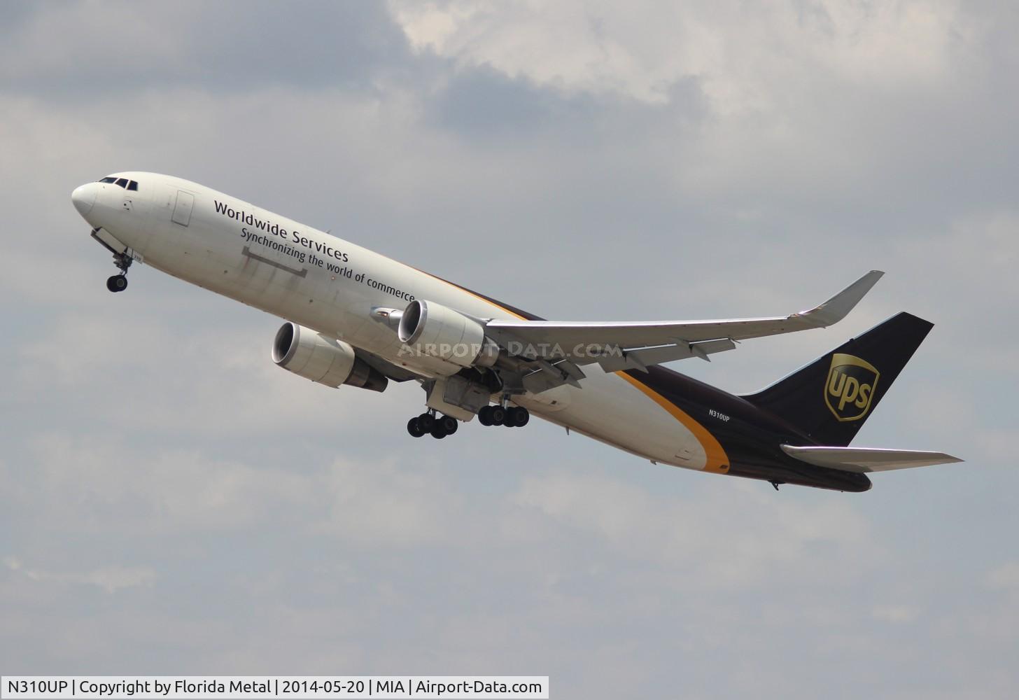 N310UP, 1996 Boeing 767-34AF C/N 27762, UPS 767-300