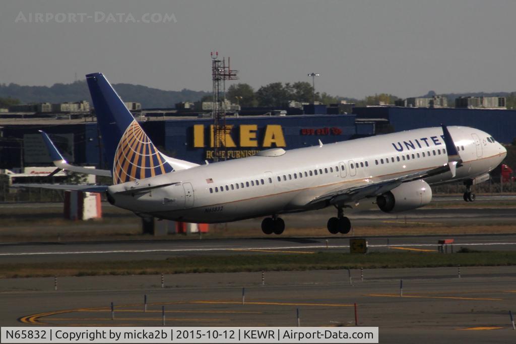 N65832, 2014 Boeing 737-924/ER C/N 44563, Take off