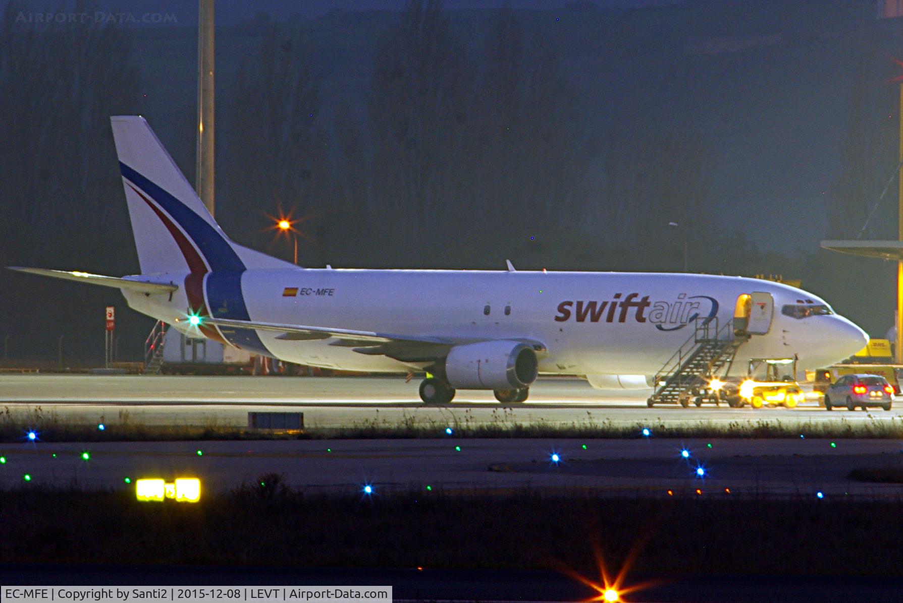 EC-MFE, 1993 Boeing 737-476 C/N 24445, Before departing towards Leipzig.