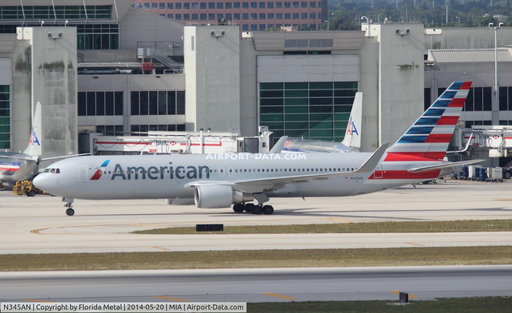 N345AN, 2003 Boeing 767-323(ER) C/N 33084, American
