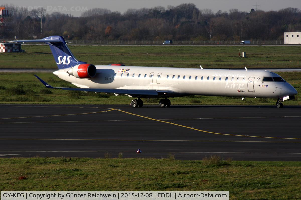 OY-KFG, 2009 Bombardier CRJ-900ER (CL-600-2D24) C/N 15237, Departing