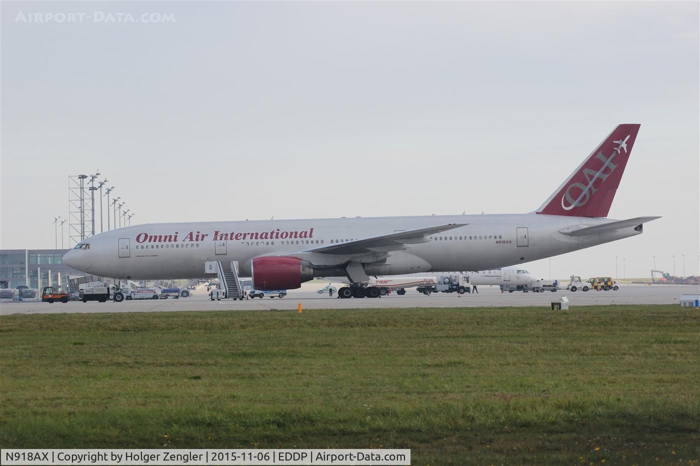N918AX, 1997 Boeing 777-222 C/N 26935, Rare guest on apron 1 west......