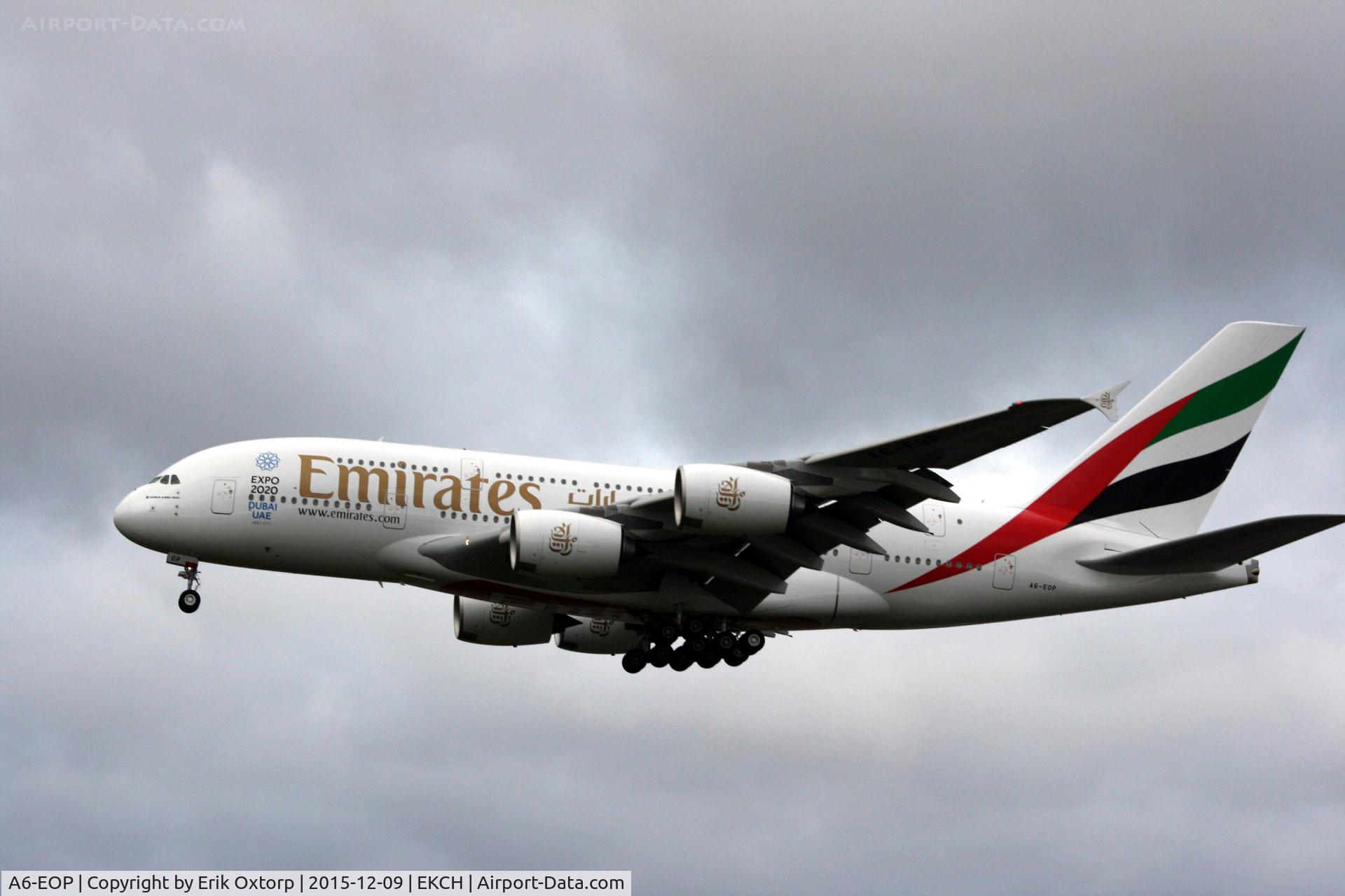 A6-EOP, 2015 Airbus A380-861 C/N 200, A6-EOP landing rw 22L