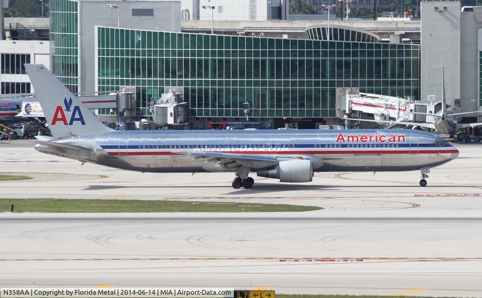 N358AA, 1988 Boeing 767-323 C/N 24039, American