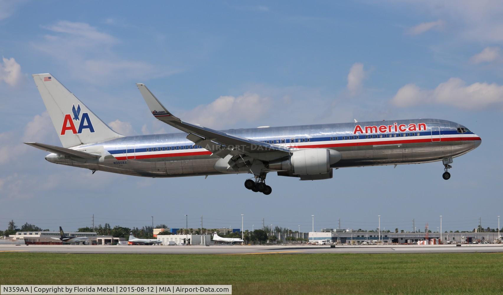 N359AA, 1988 Boeing 767-323 C/N 24040, American