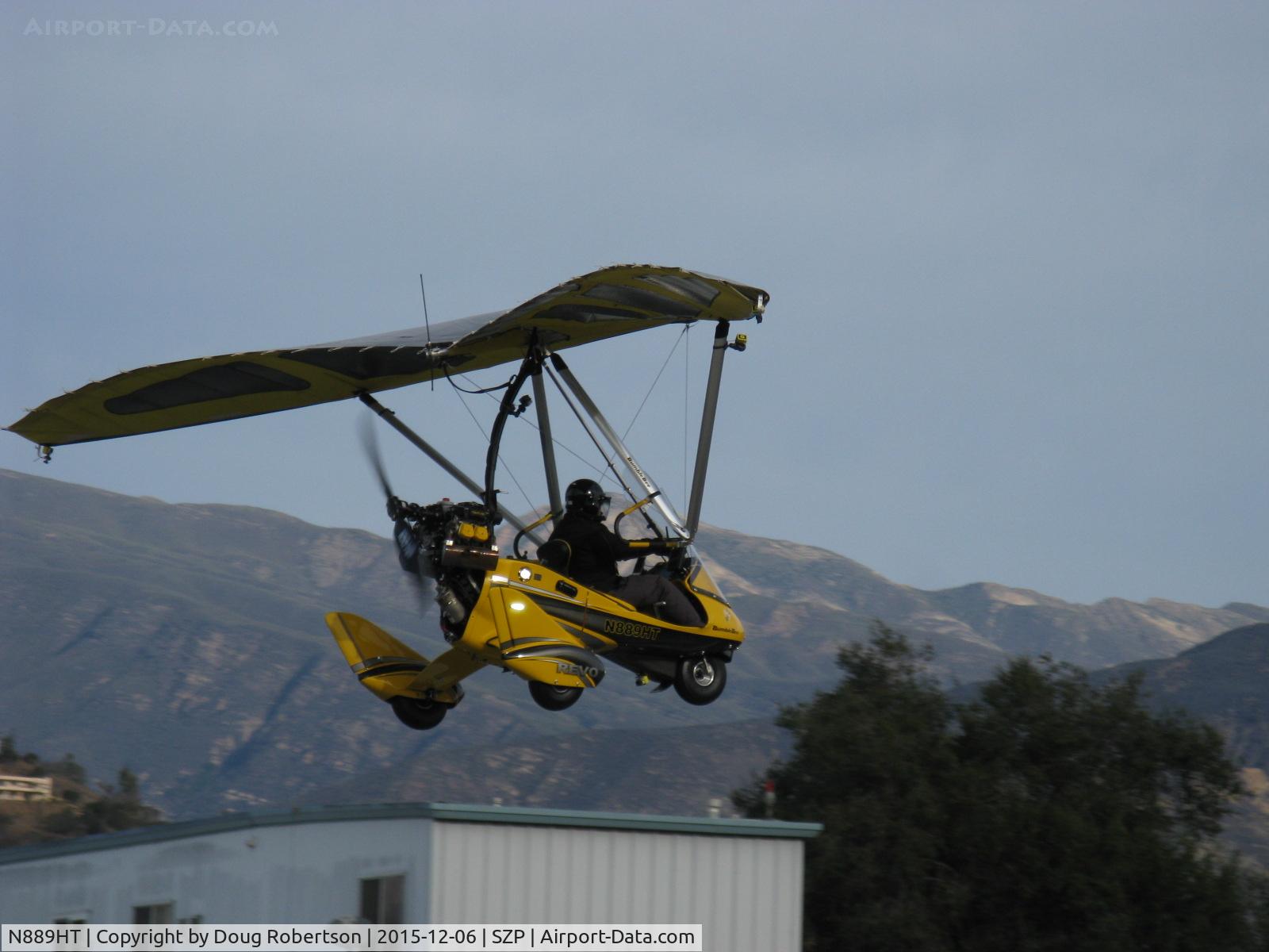 N889HT, 2015 Evolution Trikes Revo C/N 000612, 2015 Evolution Aircraft REVO weight-shift control production class LSA, ROTAX 912 IS, on final Rwy 04