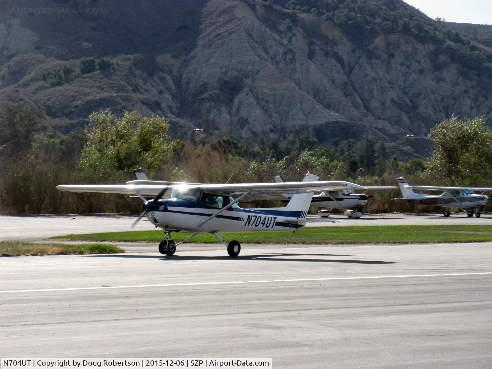 N704UT, 1976 Cessna 150M C/N 15078891, 1976 Cessna 150M, Continental O-200 100 Hp, landing roll Rwy 04