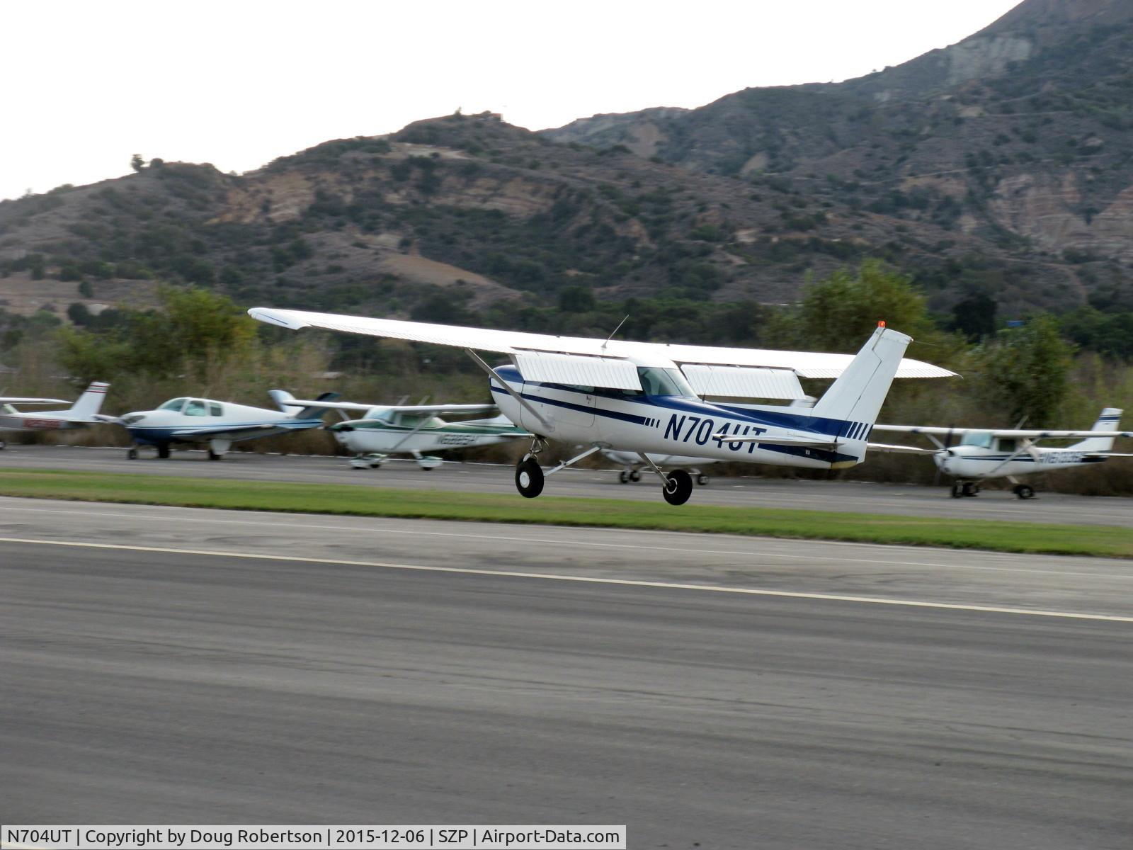 N704UT, 1976 Cessna 150M C/N 15078891, 1976 Cessna 150M, Continental O-200 100 Hp, another flaps landing Rwy 04