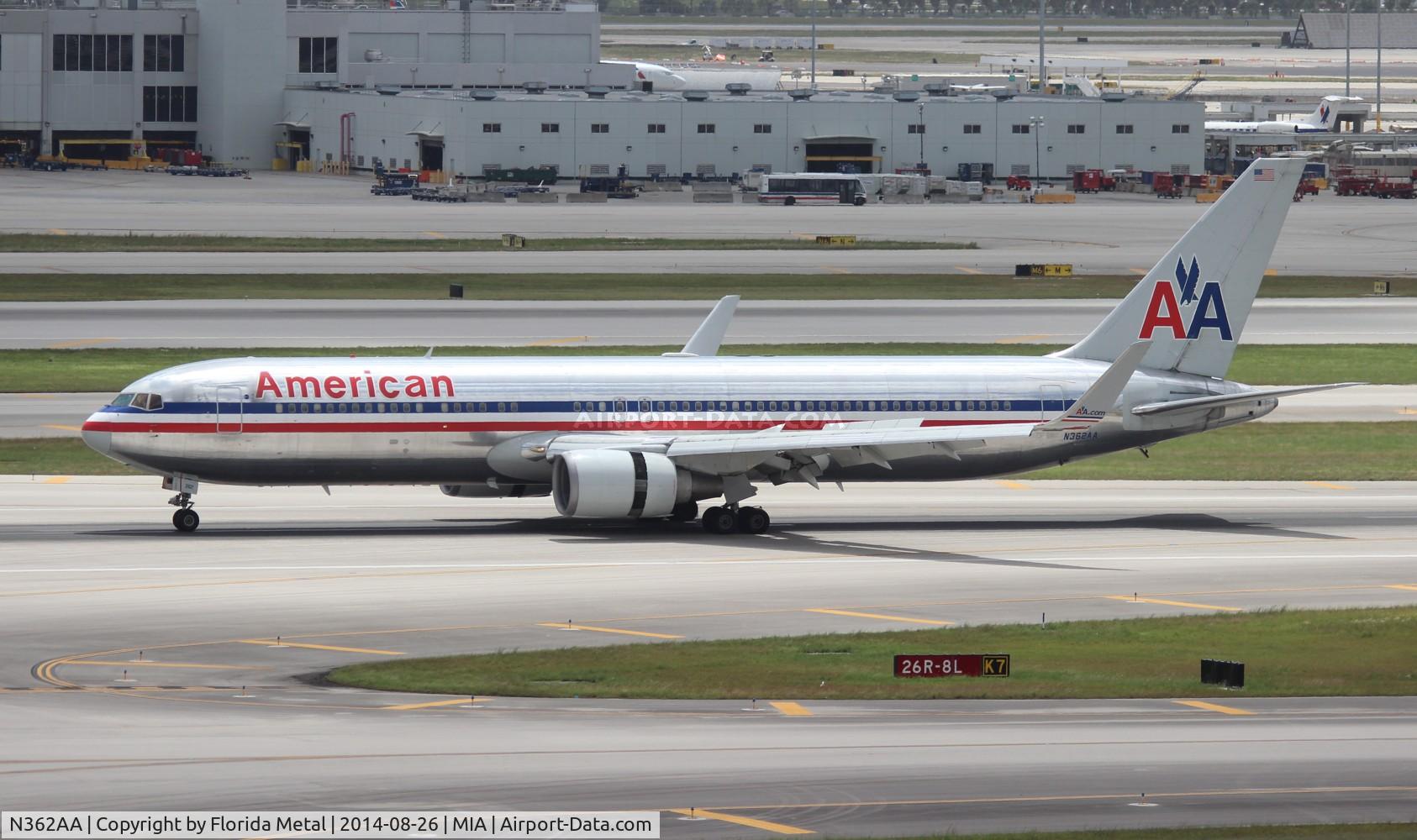 N362AA, 1988 Boeing 767-323 C/N 24043, American