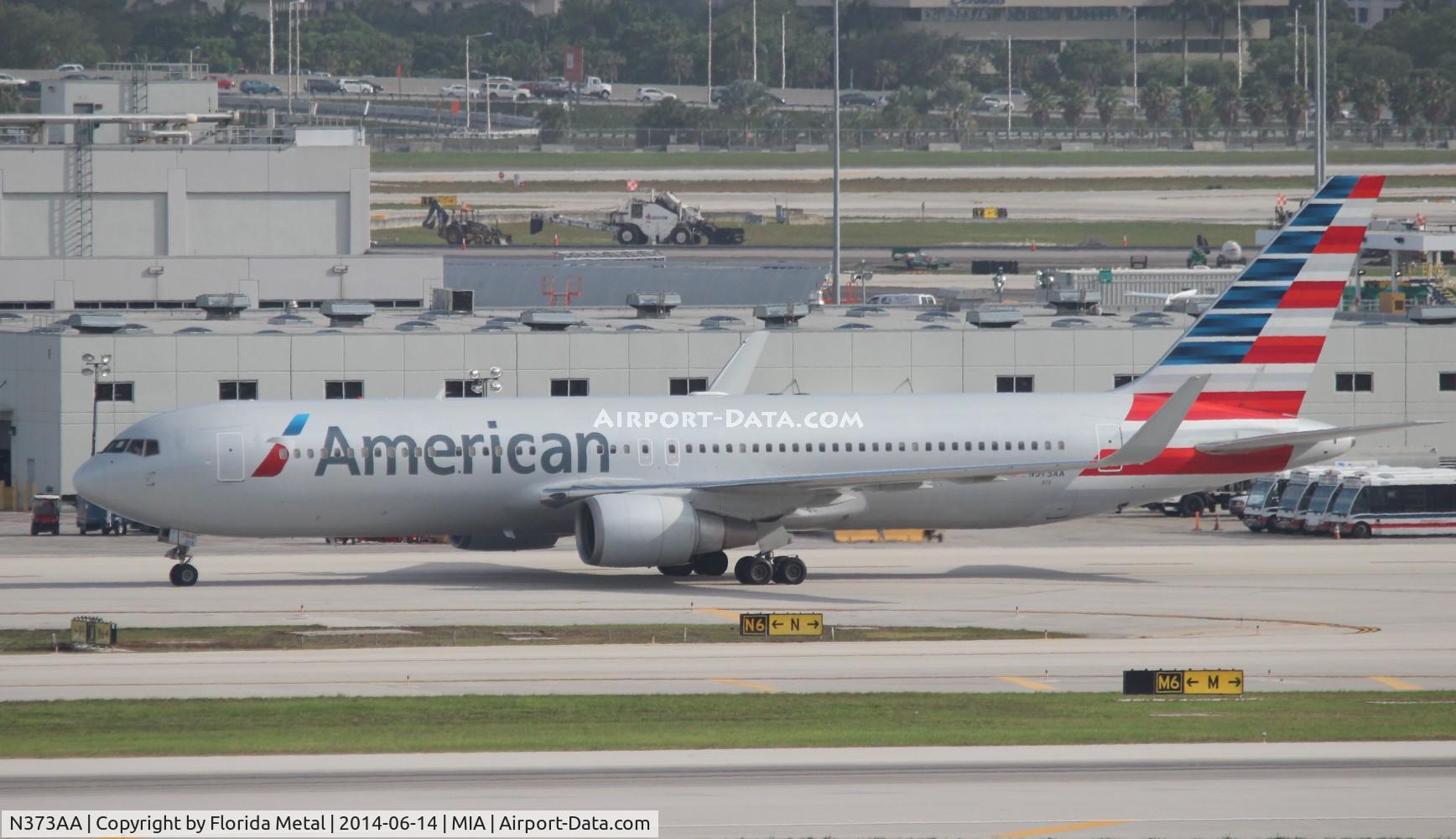 N373AA, 1992 Boeing 767-323 C/N 25200, American