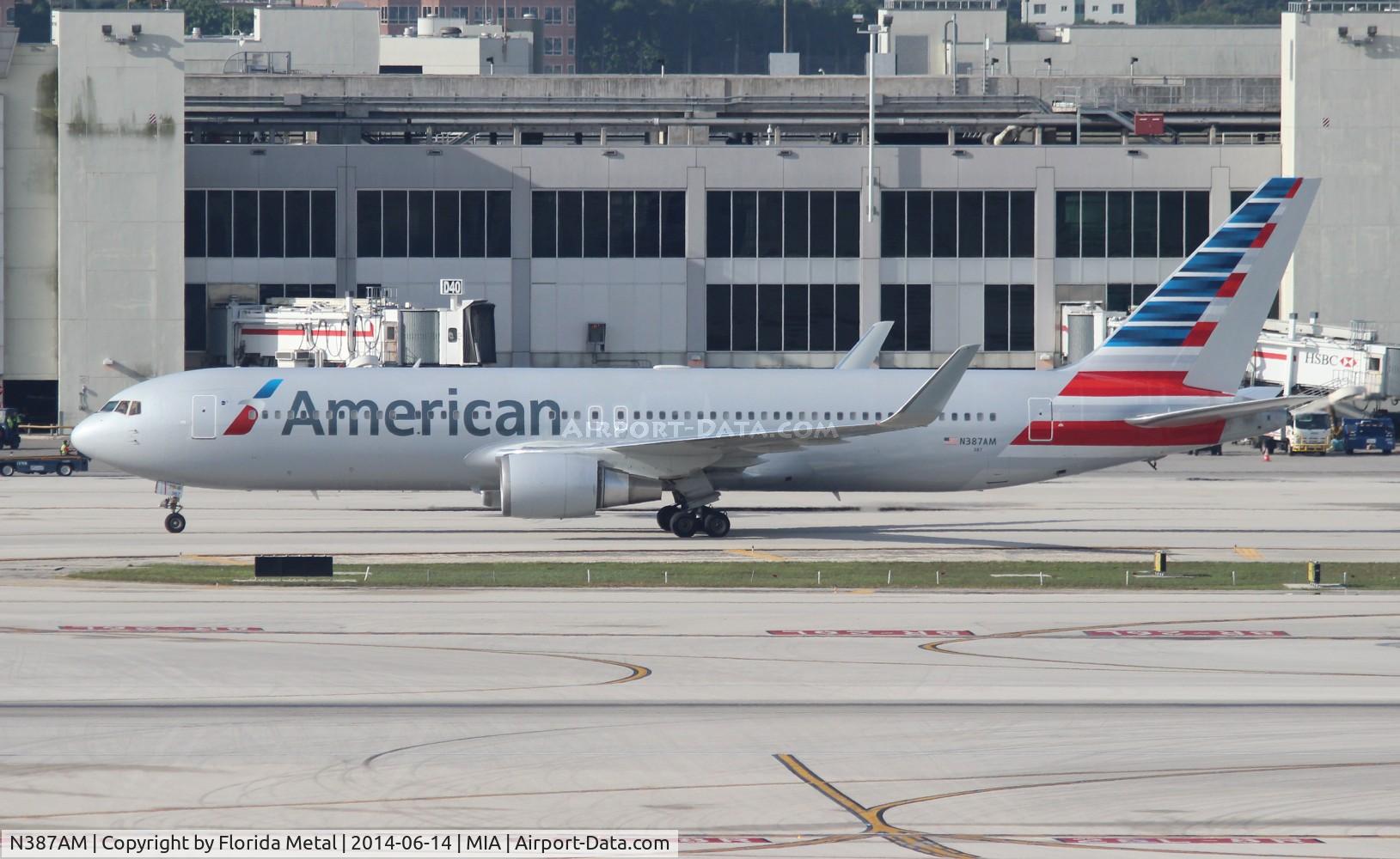 N387AM, 1994 Boeing 767-323 C/N 27184, American
